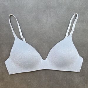 Victoria's Secret Lightly Lined T-Shirt Wireless Bra 34B